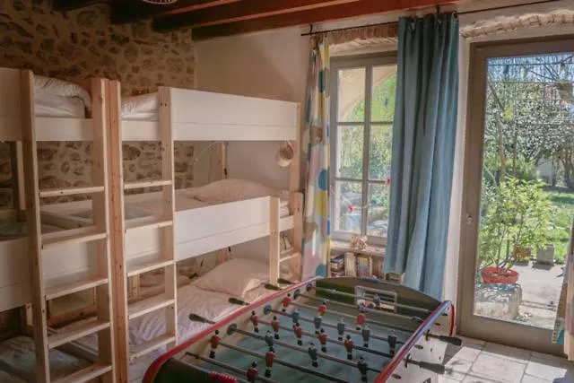 Notre Maison De Famille, La Maison De Shaoni Saint-Romans